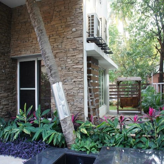 Luxurious Flat Terrace, Amanora Gateway Towers