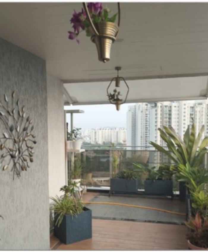Luxurious Flat Terrace, Amanora Gateway Towers